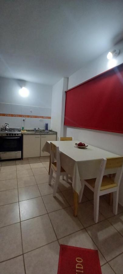 Dpto Economico Tres En Ballester Con Tv Apartment